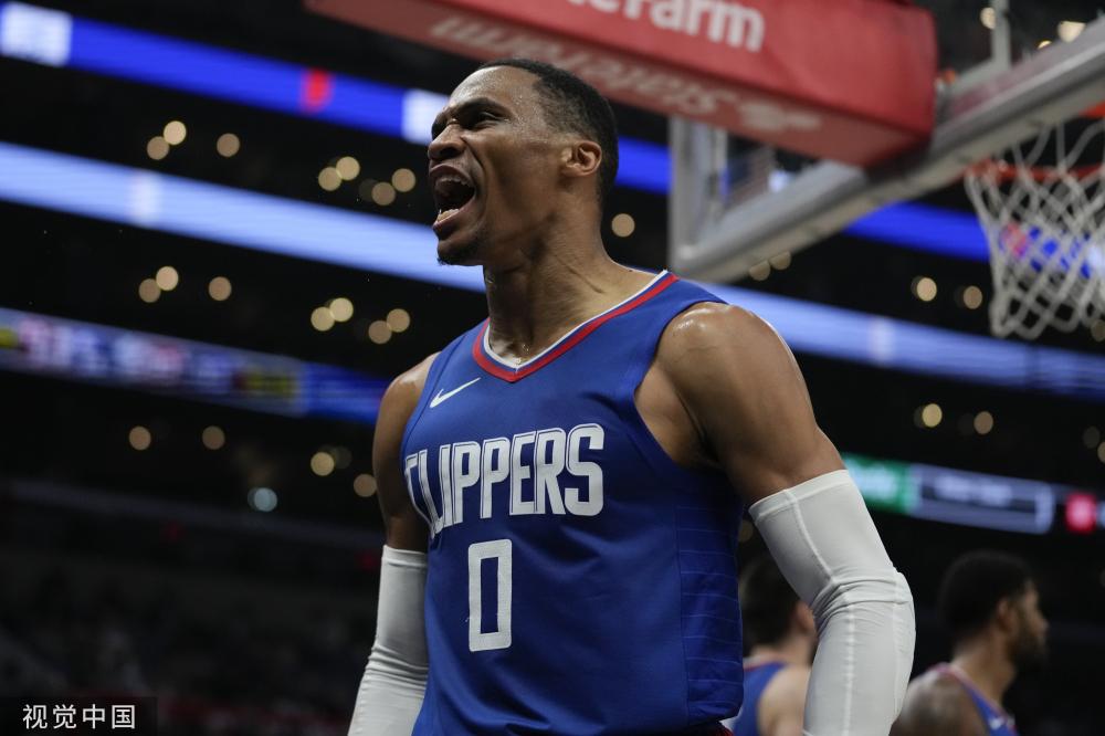 感到措手不 感到措手不