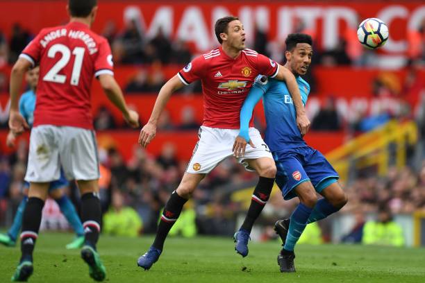 号球员对进 号球员对进